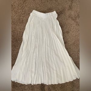 MIDI white skirt